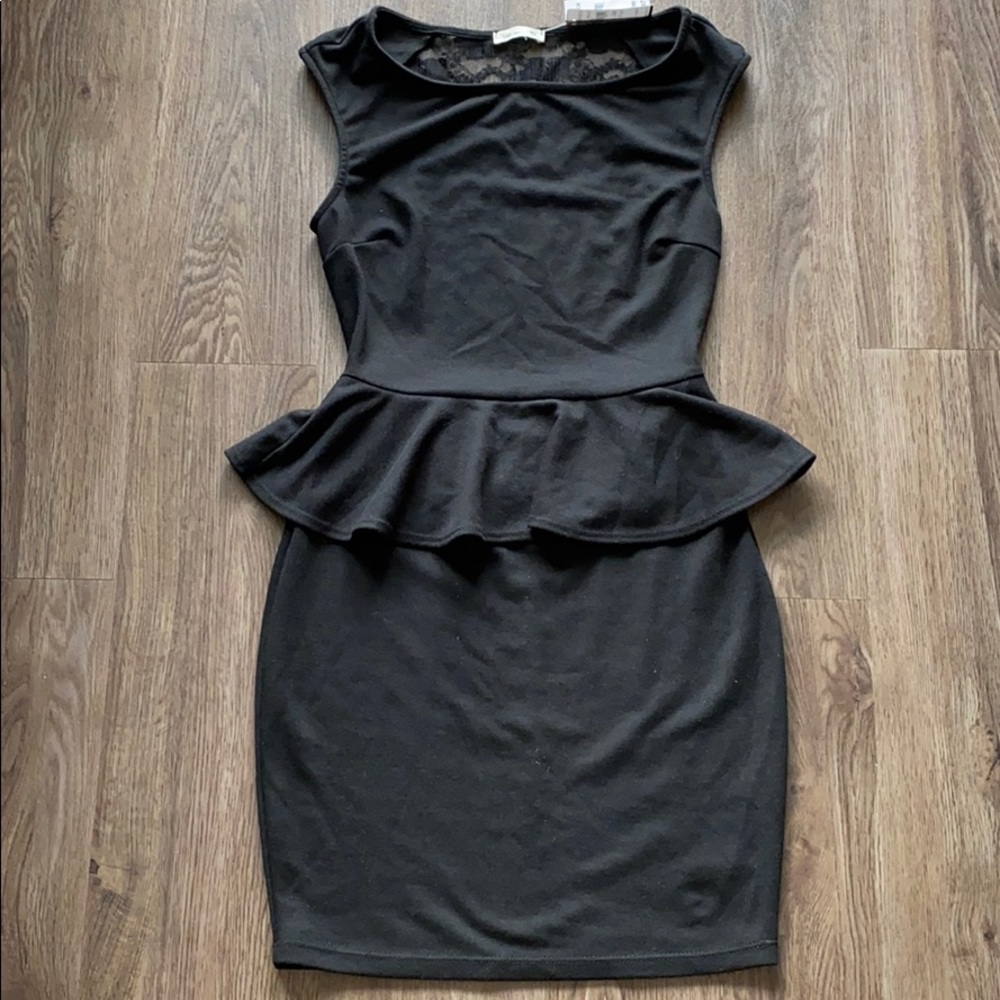 NWT Soprano Peplum Lace Back Bodycon Dress